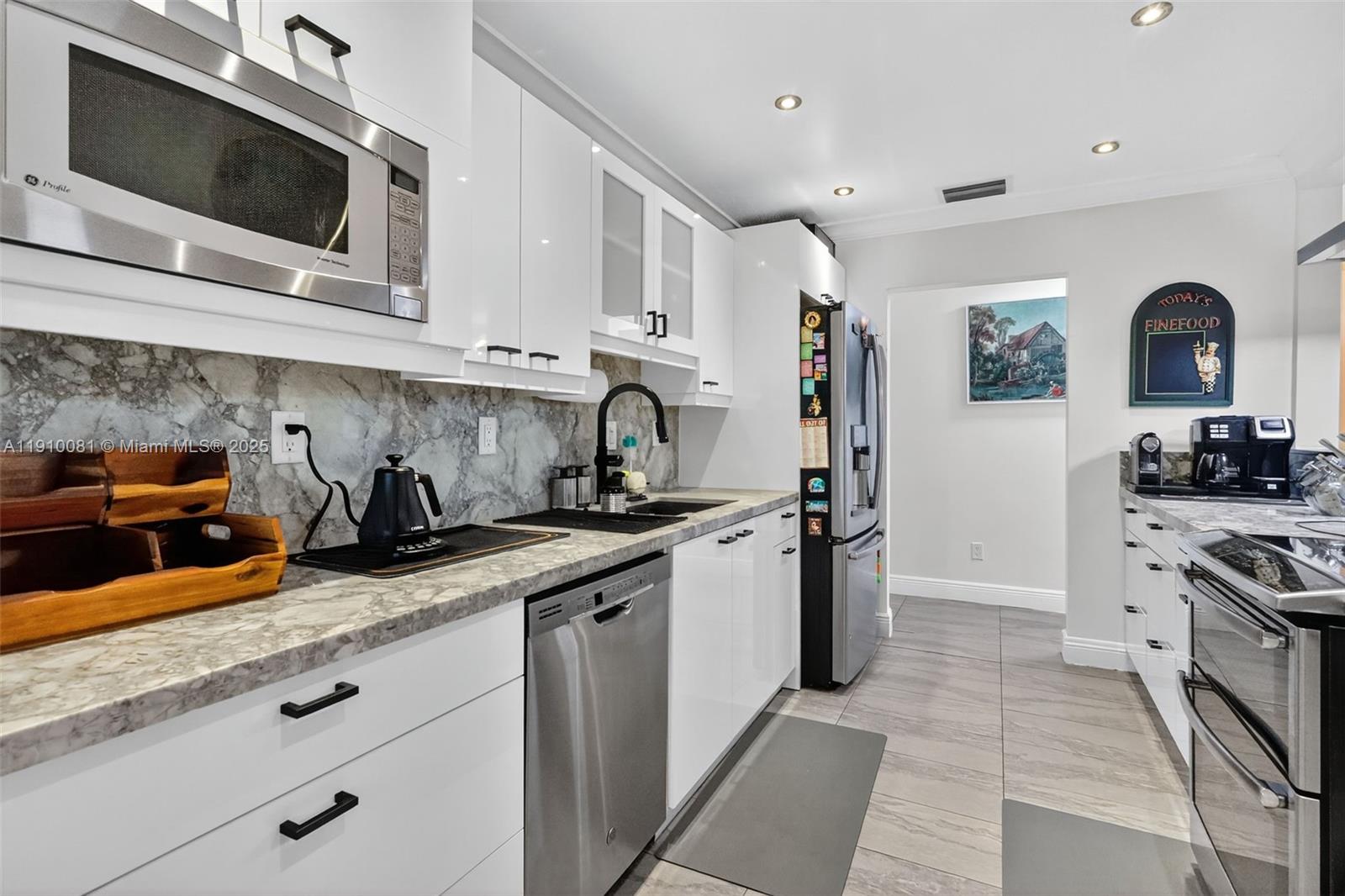 HIGHLAND OAKS - Residential