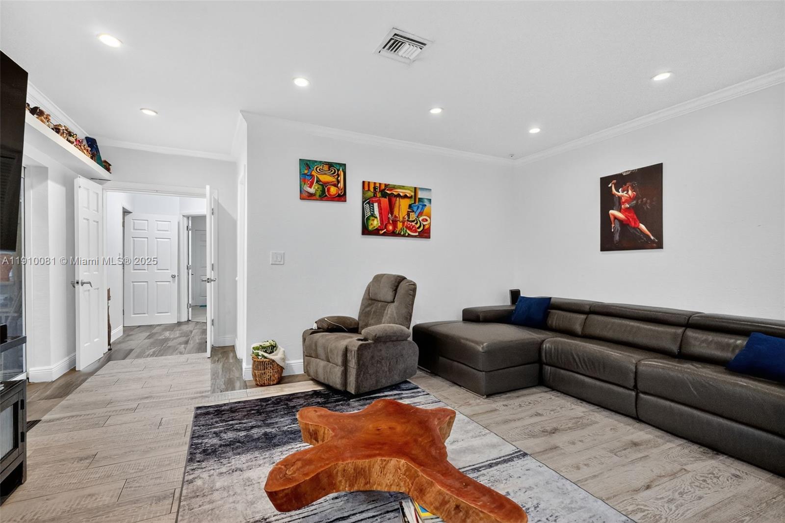 HIGHLAND OAKS - Residential