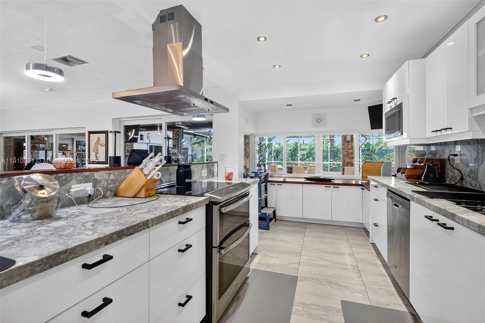 HIGHLAND OAKS - Residential