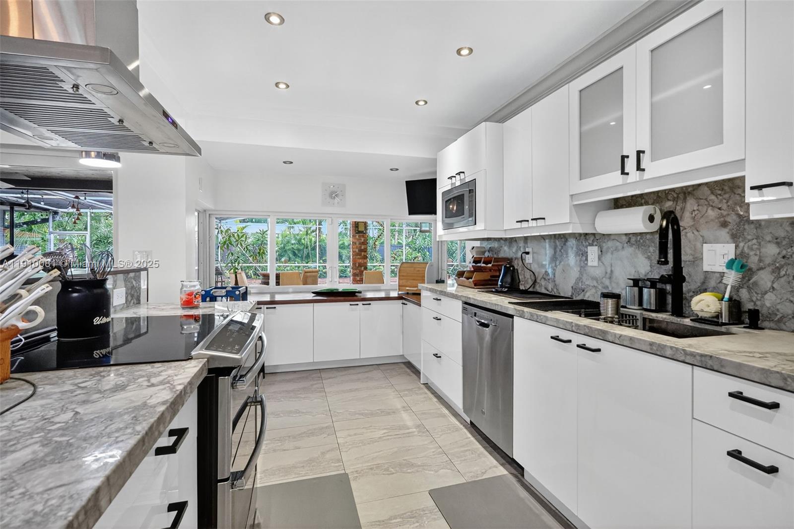 HIGHLAND OAKS - Residential