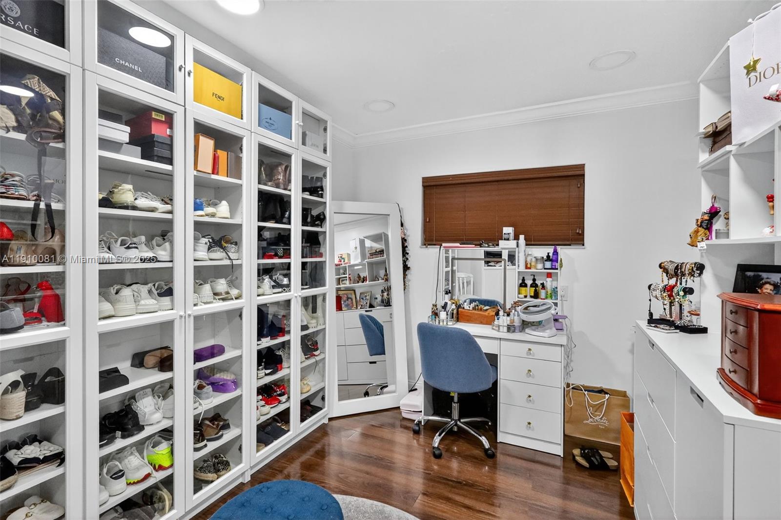 HIGHLAND OAKS - Residential