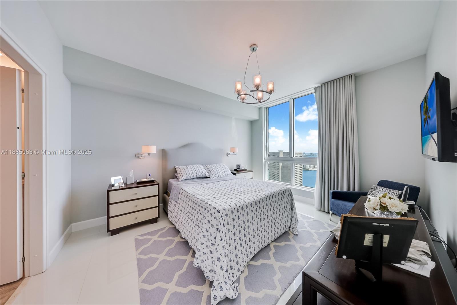 MET 1 CONDO - Residential