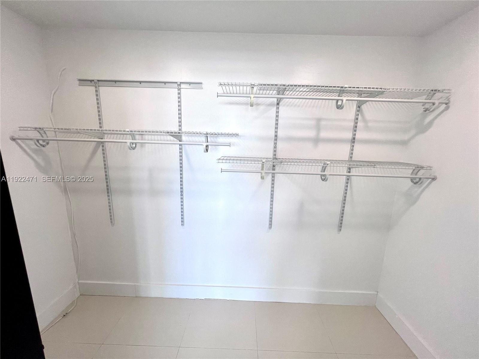 OCTAGON TOWERS I CONDO - Residential