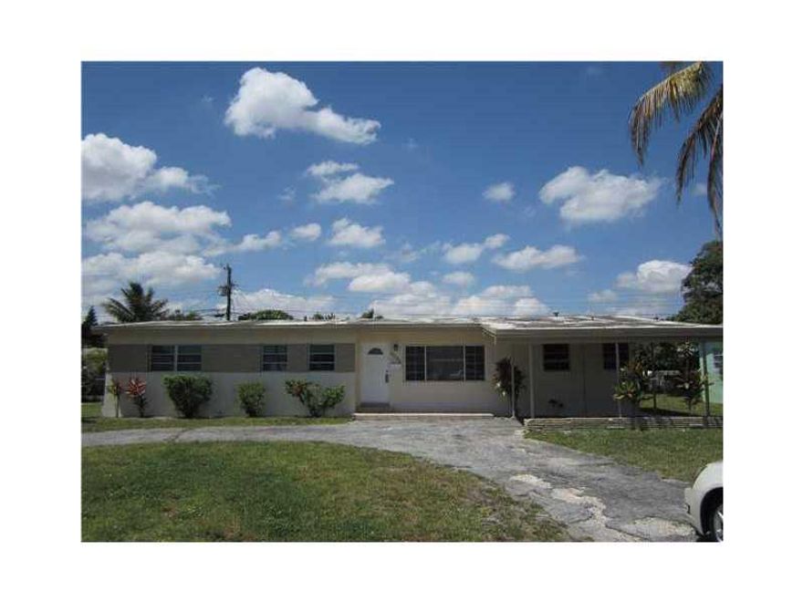 Cozy, Cute, clean and totally renovated single family home with convenient access to Ives Dairy & 95. Brand new stanless appliances, vaulted wood beam ceilngs and stunning porcelin flooring. Only first and security moves you in (security amount dependant  on credit check). No HOA. Pets OK with non-refunable fee and approval.