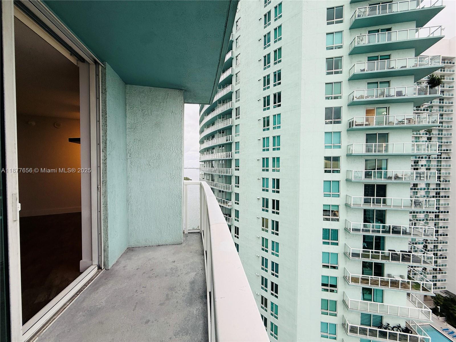 1900 N BAYSHORE DR 2619
