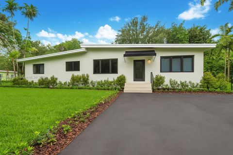8050 SW 98th Ter Miami FL 33156