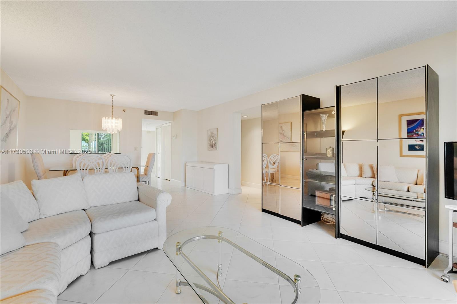 HUNTINGTON LAKES SEC FIVE - Residential