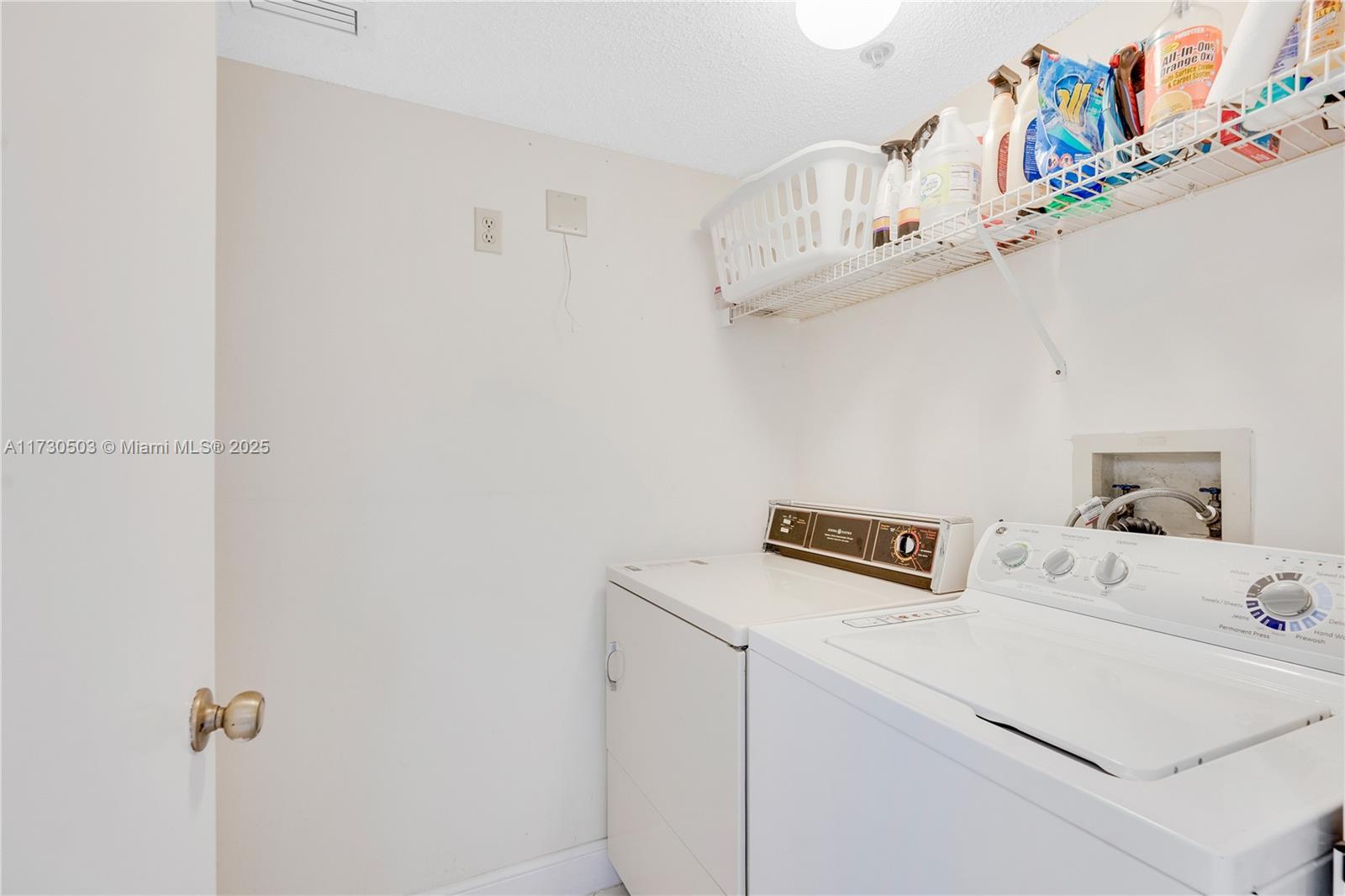 HUNTINGTON LAKES SEC FIVE - Residential