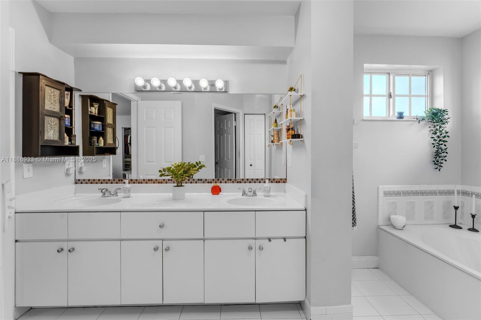 BRIGHTONS MEADOW LANDINGS - Residential