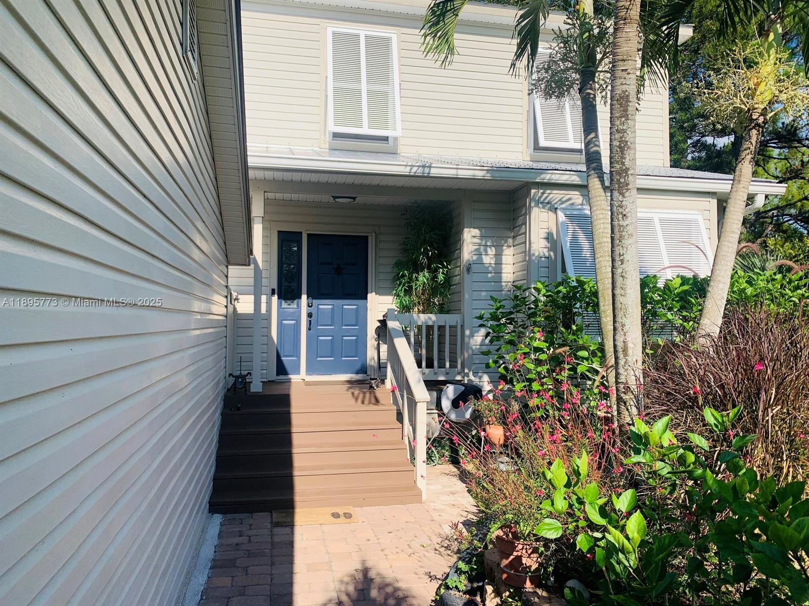 REGINA PALMS - Residential