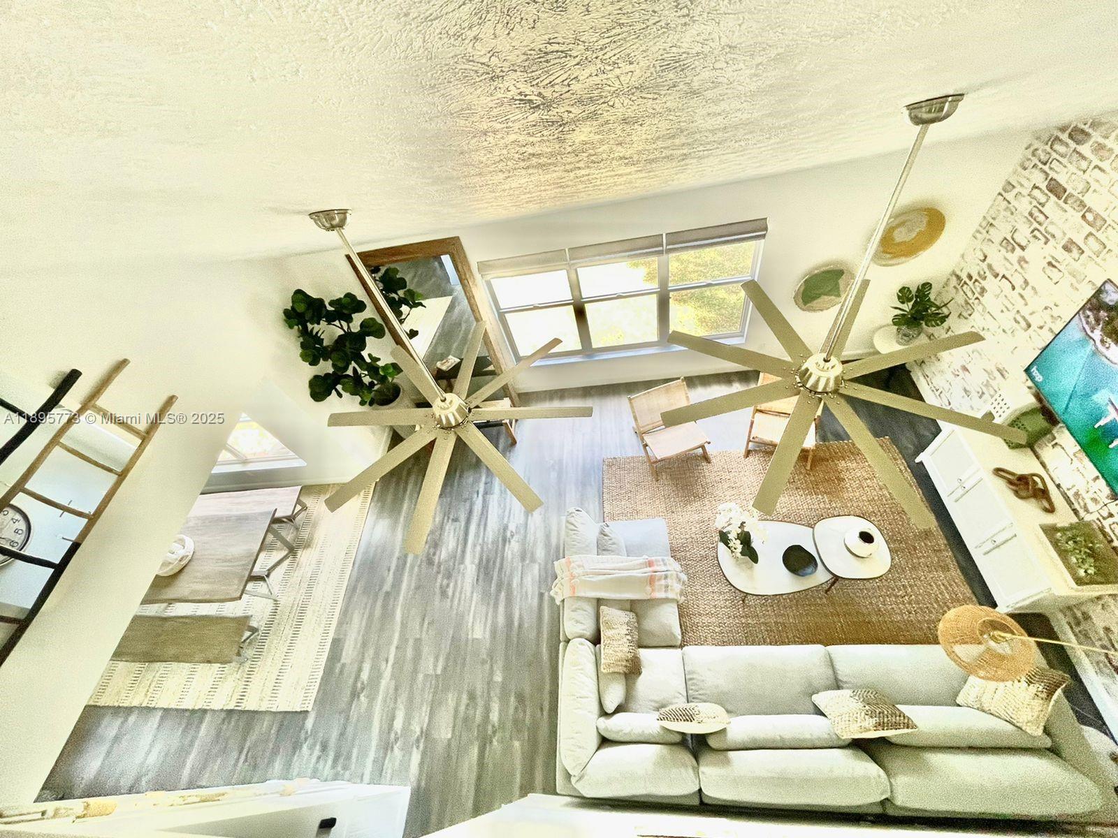 REGINA PALMS - Residential