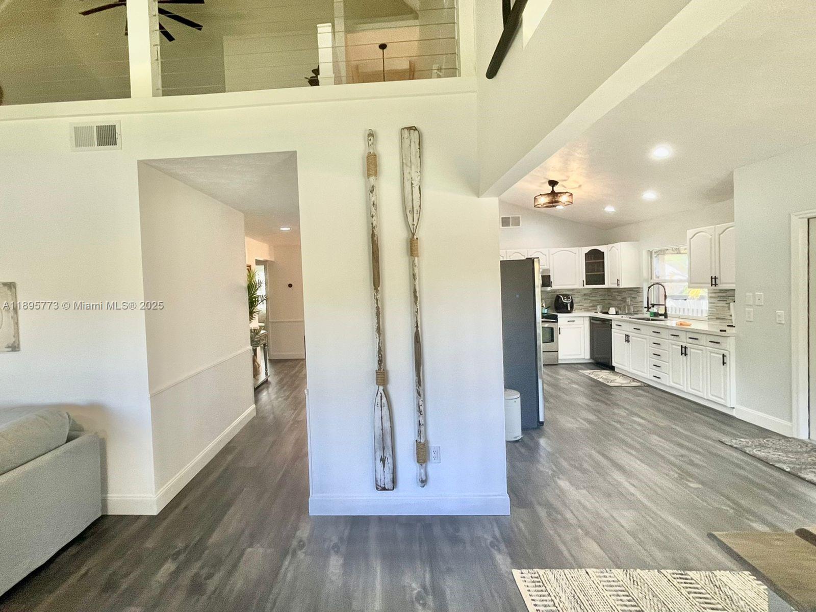 REGINA PALMS - Residential