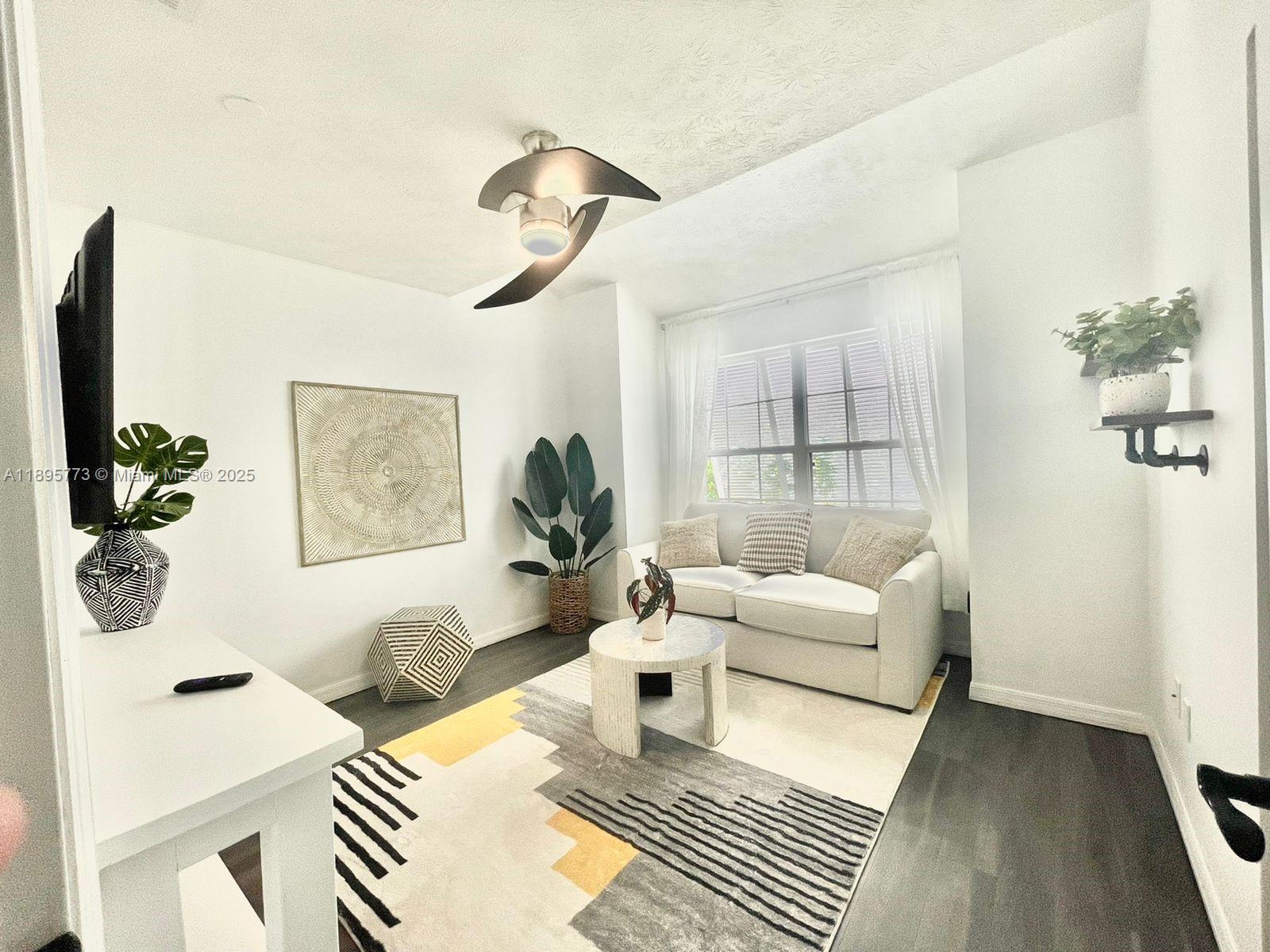 REGINA PALMS - Residential