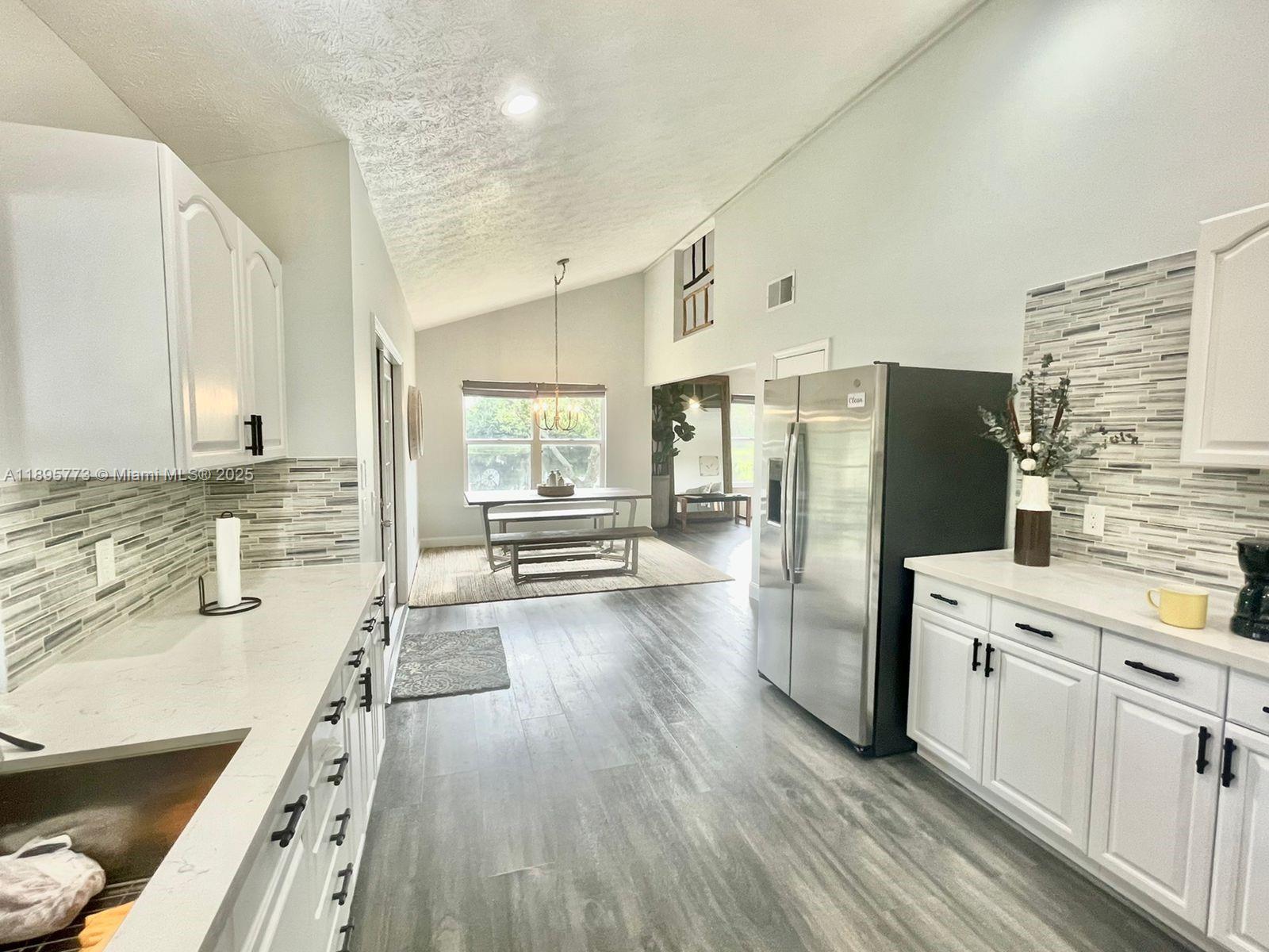 REGINA PALMS - Residential