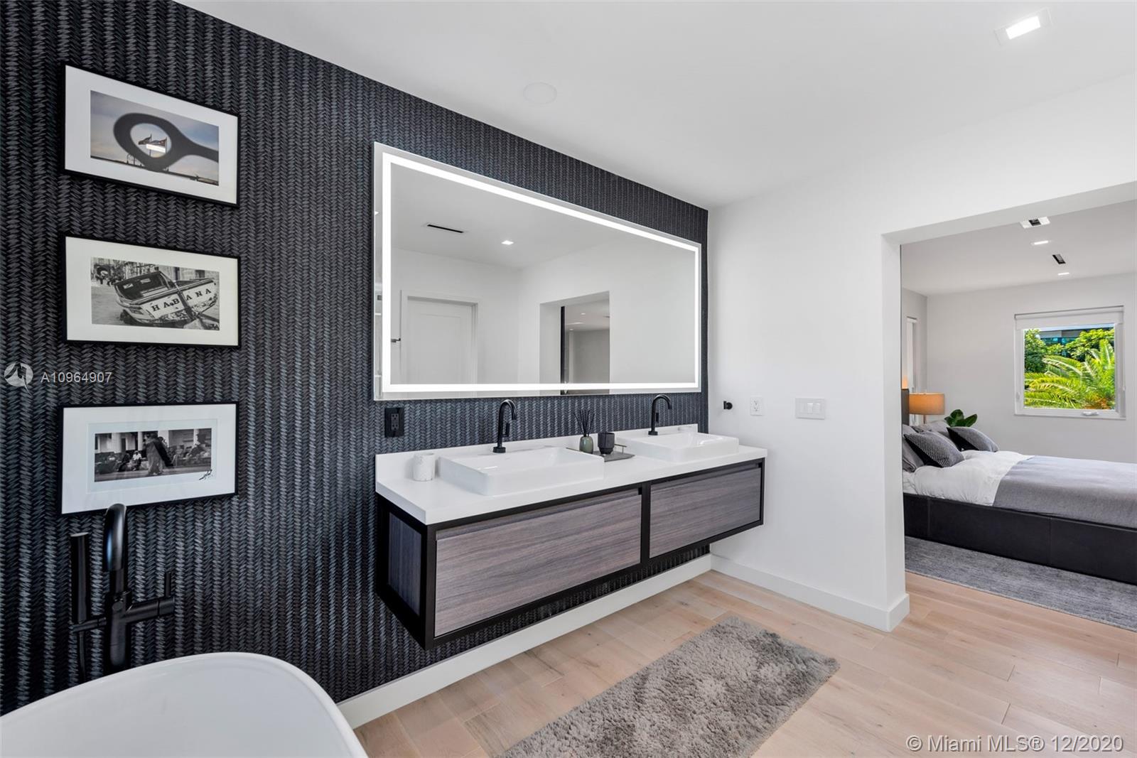 LA GORCE GOLF SUB - Residential