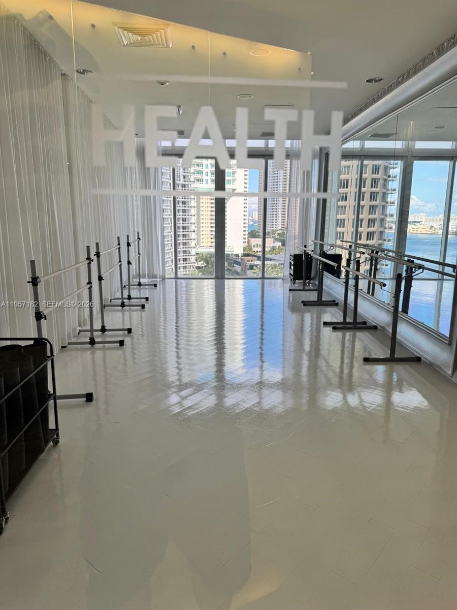 ICONBRICKELL CONDO NO 1 - Residential