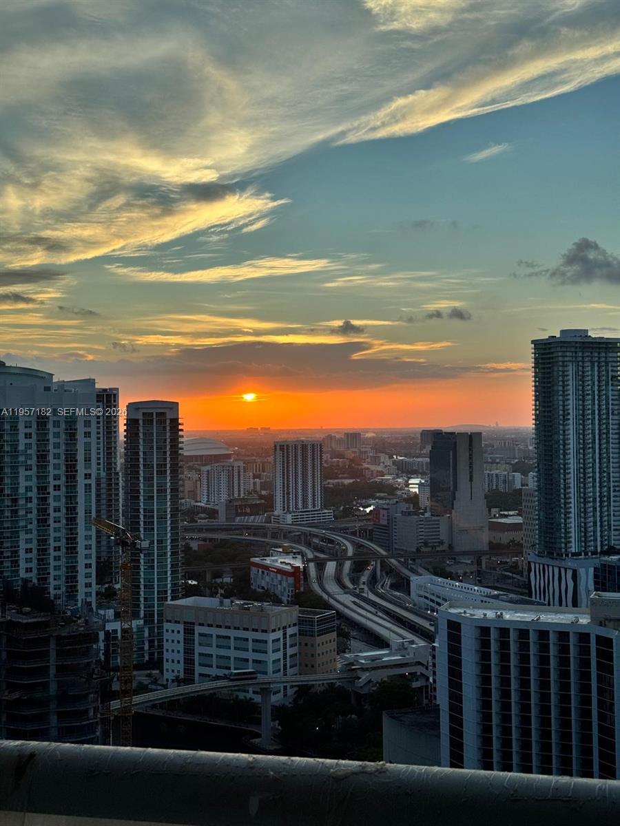ICONBRICKELL CONDO NO 1 - Residential
