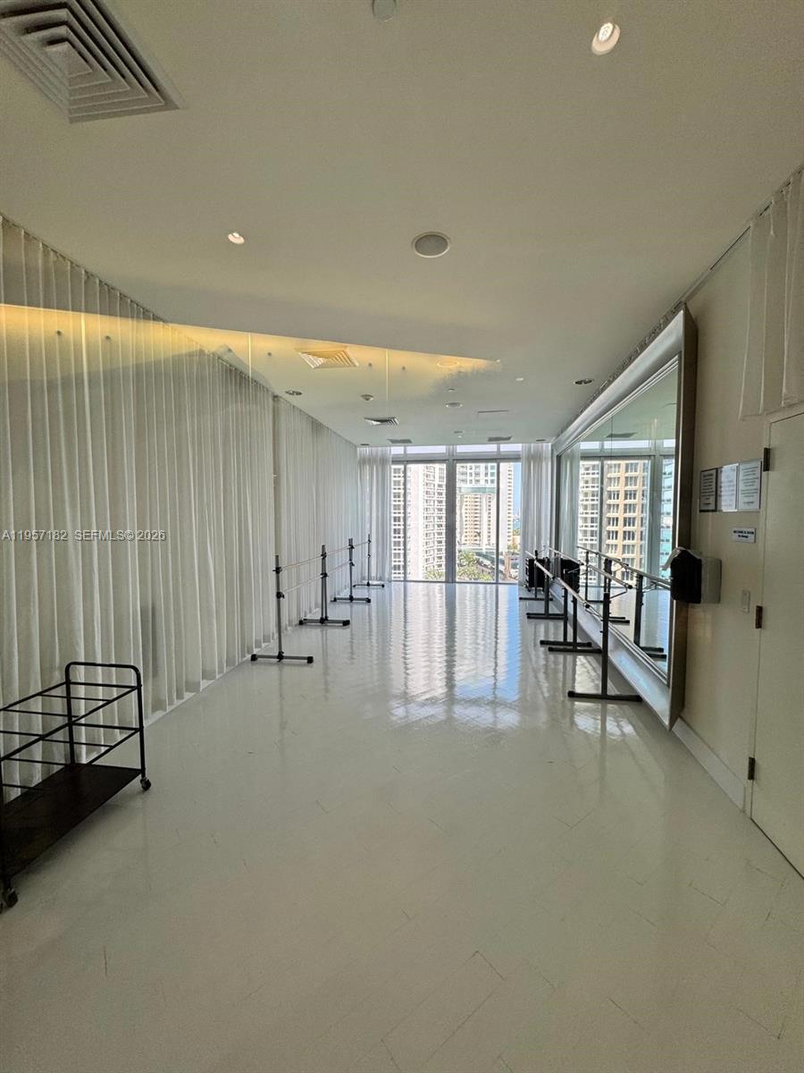 ICONBRICKELL CONDO NO 1 - Residential