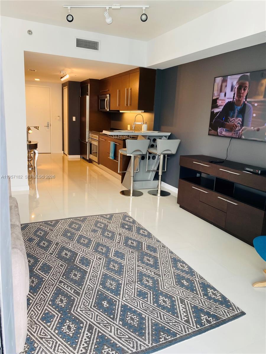 ICONBRICKELL CONDO NO 1 - Residential