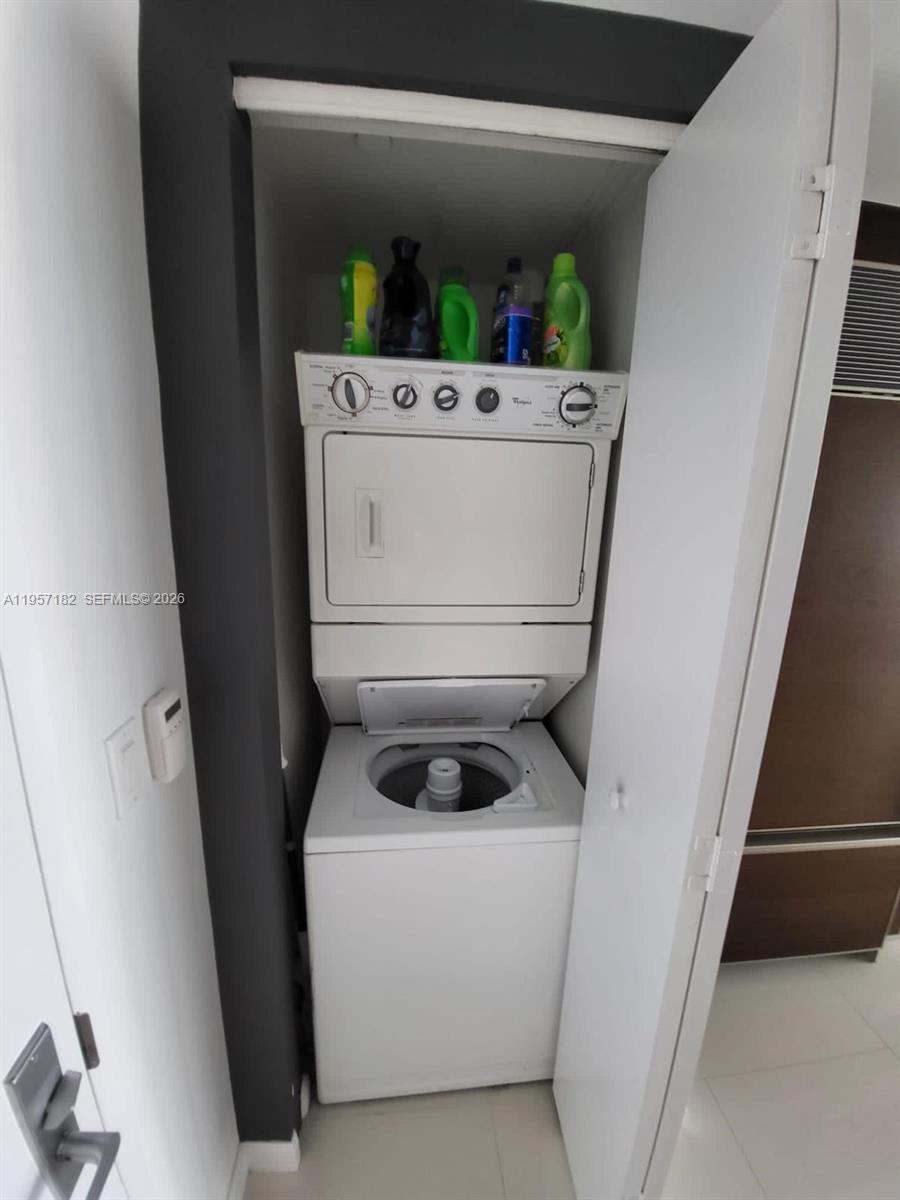 ICONBRICKELL CONDO NO 1 - Residential