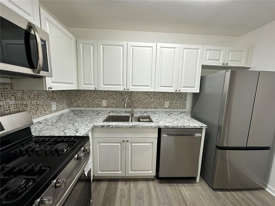 Beautiful 1-bedroom, 1-bath first-floor condo featuring new appliances and new flooring. Enjoy serene garden and lake views. Prime location close to supermarkets, restaurants, and top-rated schools. Move-in ready!