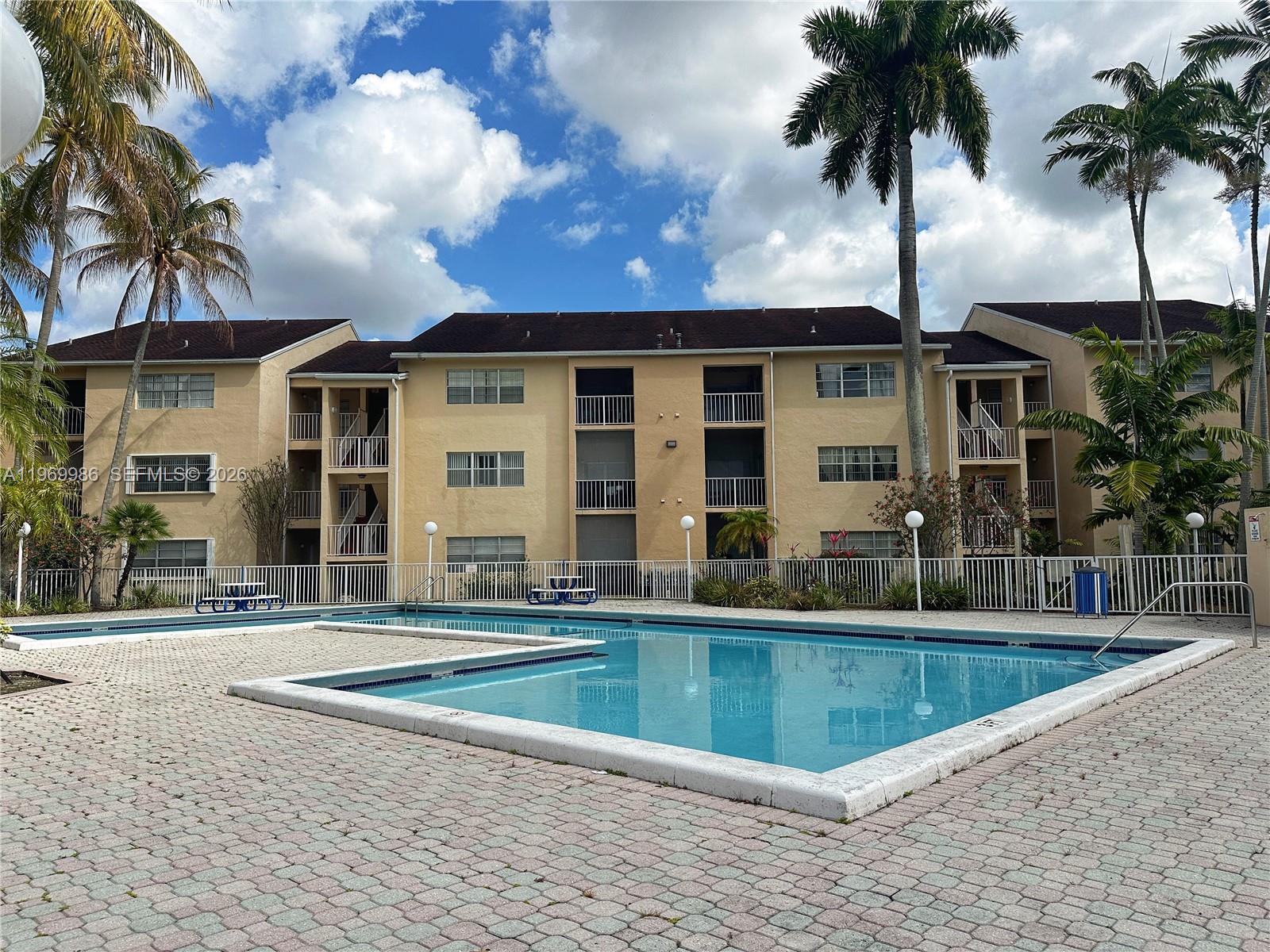 HAMMOCKS TRAILS CONDO - Residential