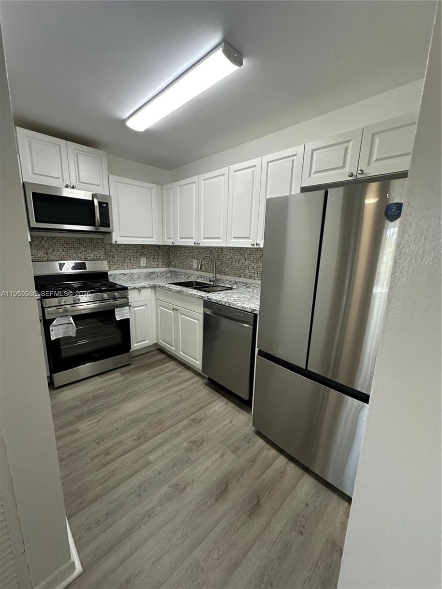 Beautiful 1-bedroom, 1-bath first-floor condo featuring new appliances and new flooring. Enjoy serene garden and lake views. Prime location close to supermarkets, restaurants, and top-rated schools. Move-in ready!