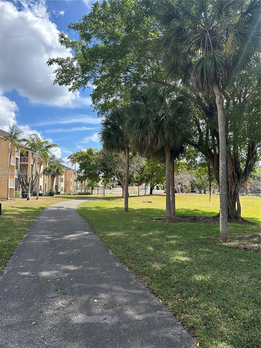 HAMMOCKS TRAILS CONDO - Residential