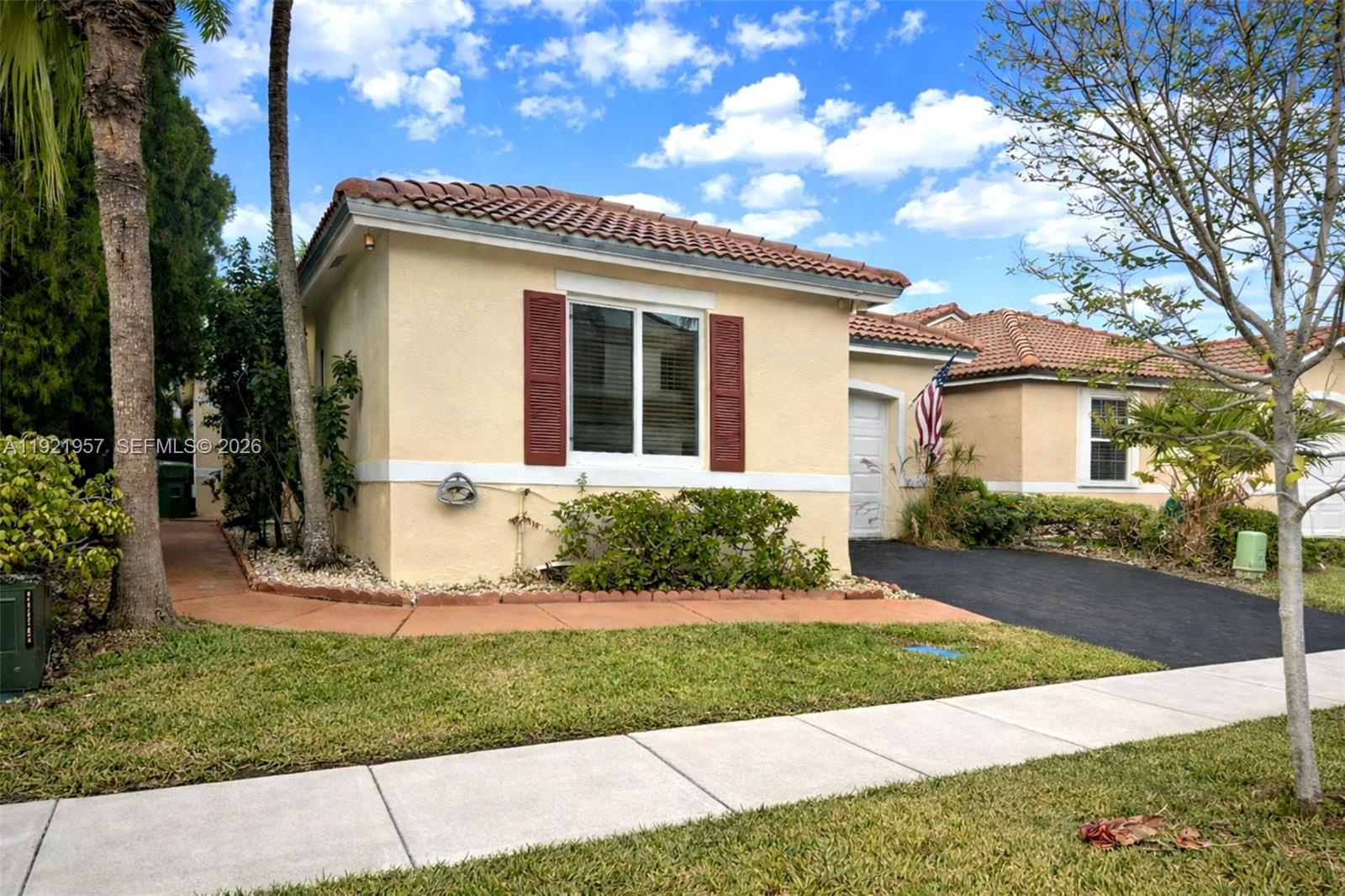 SILVER LAKES AT PEMBROKE - Residential
