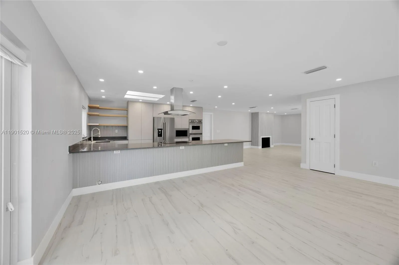 Coral Gables, Florida 33143, United States, 5 Bedrooms Bedrooms, ,5 BathroomsBathrooms,Residential,Active,232609