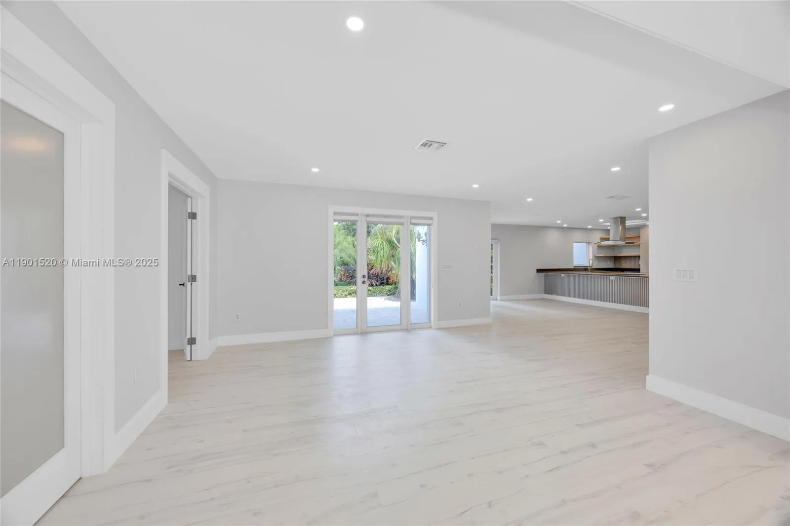 Coral Gables, Florida 33143, United States, 5 Bedrooms Bedrooms, ,5 BathroomsBathrooms,Residential,Active,232609