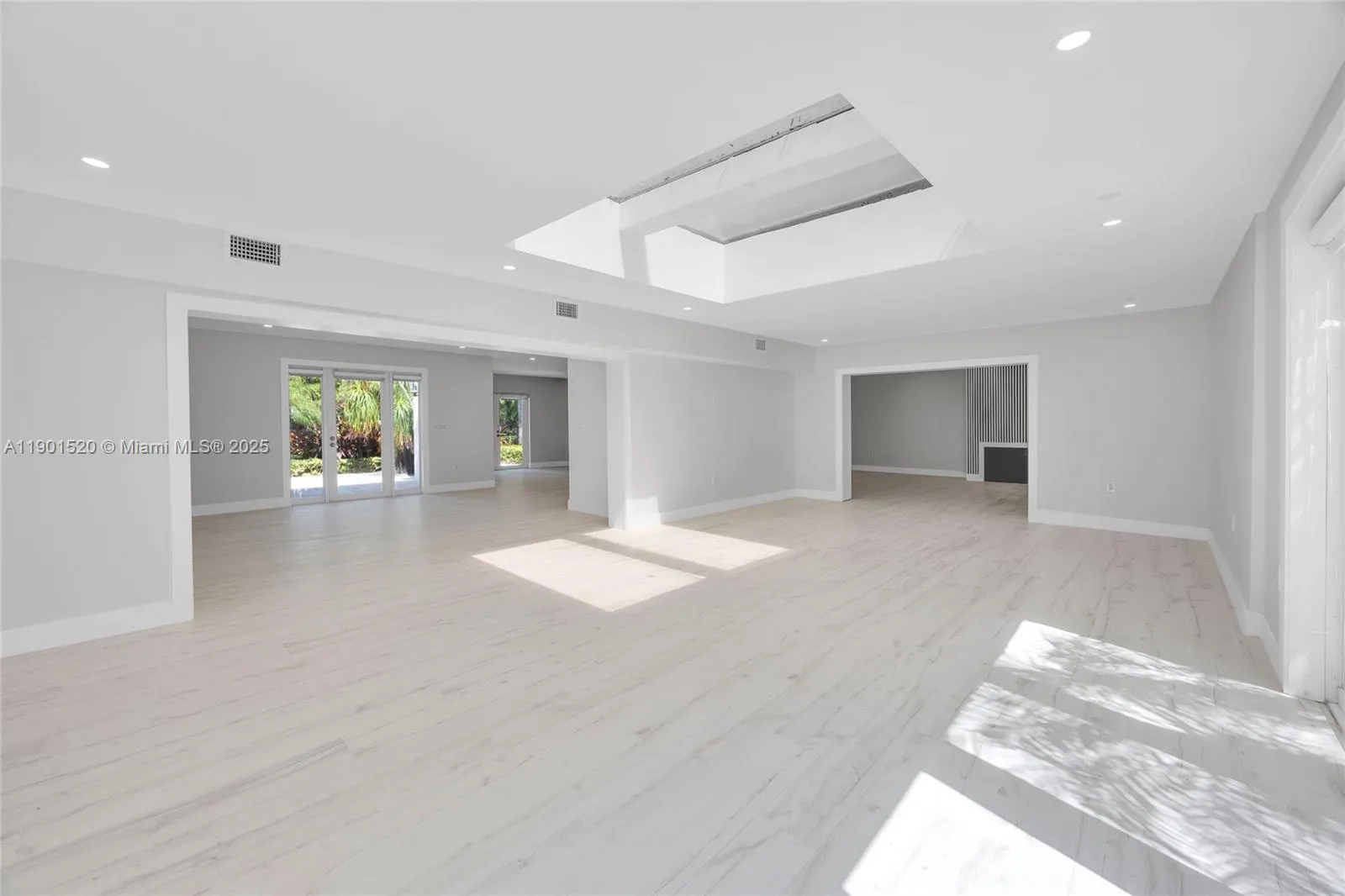 Coral Gables, Florida 33143, United States, 5 Bedrooms Bedrooms, ,5 BathroomsBathrooms,Residential,Active,232609