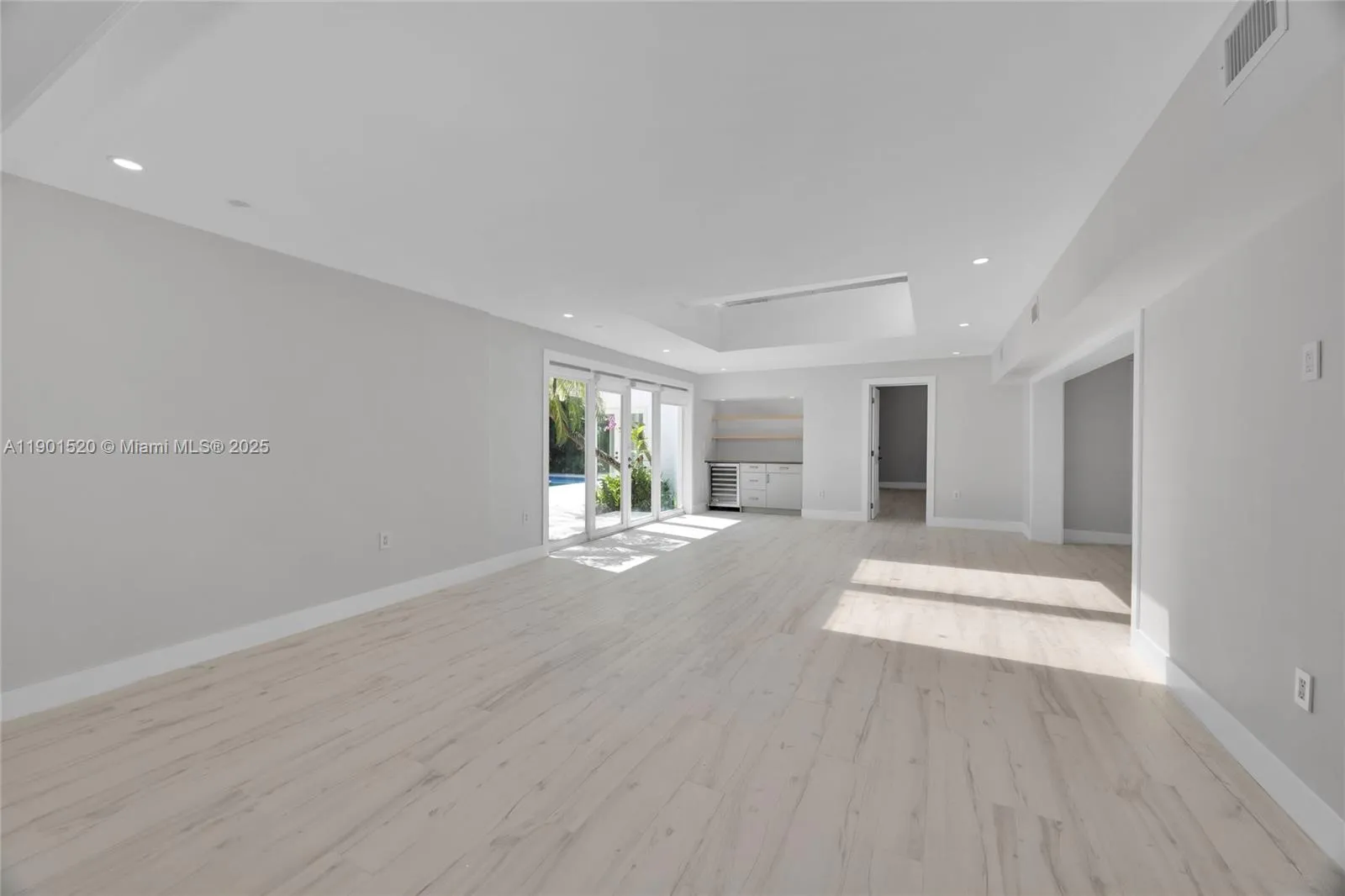 Coral Gables, Florida 33143, United States, 5 Bedrooms Bedrooms, ,5 BathroomsBathrooms,Residential,Active,232609