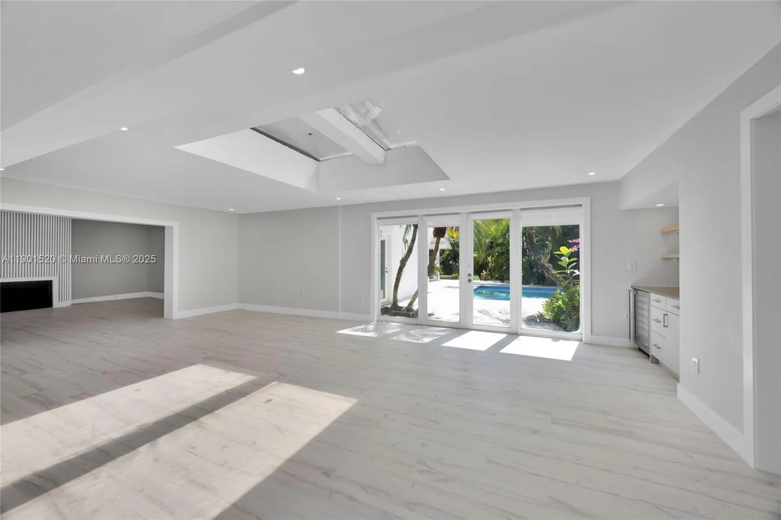 Coral Gables, Florida 33143, United States, 5 Bedrooms Bedrooms, ,5 BathroomsBathrooms,Residential,Active,232609