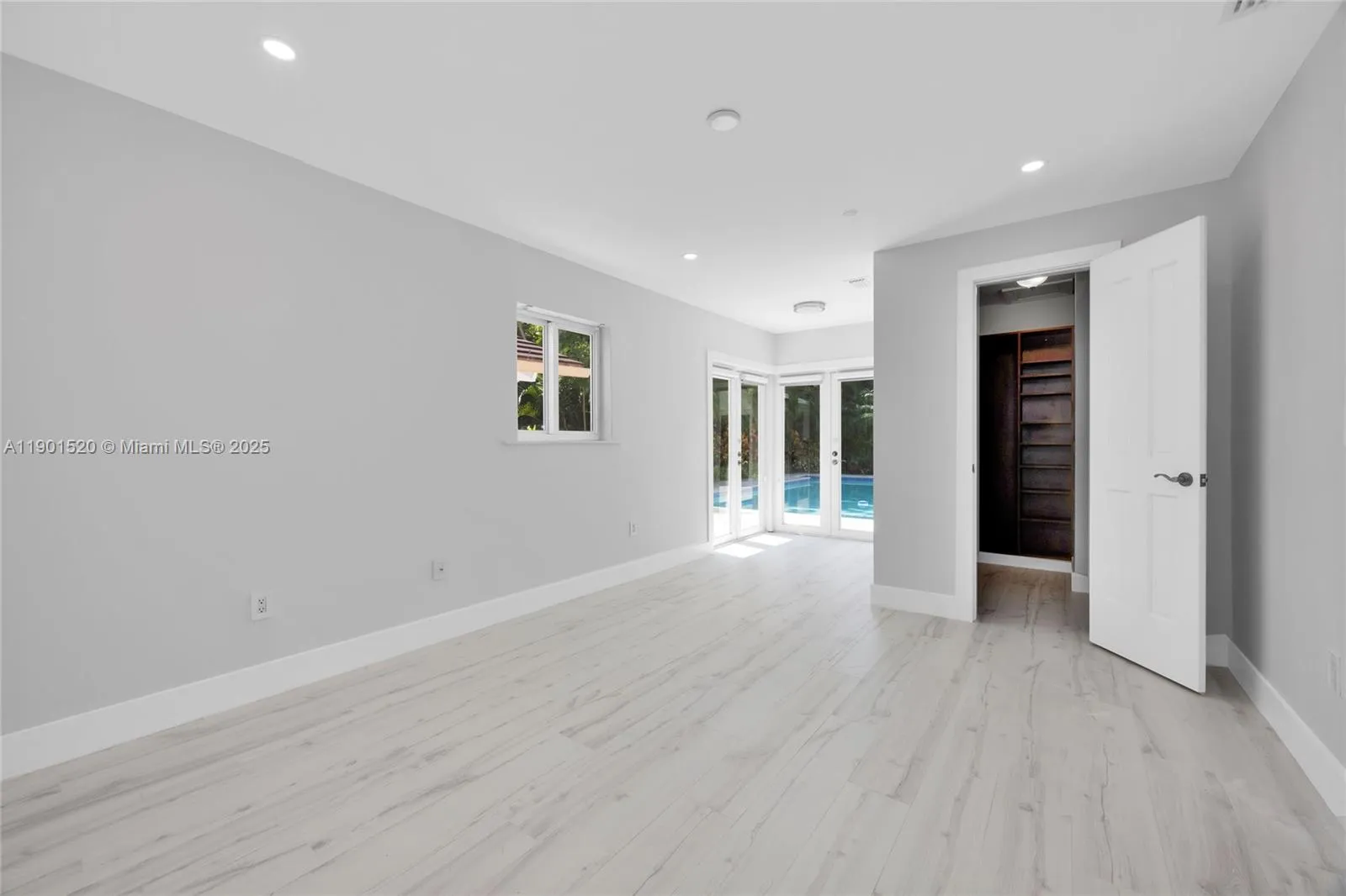 Coral Gables, Florida 33143, United States, 5 Bedrooms Bedrooms, ,5 BathroomsBathrooms,Residential,Active,232609