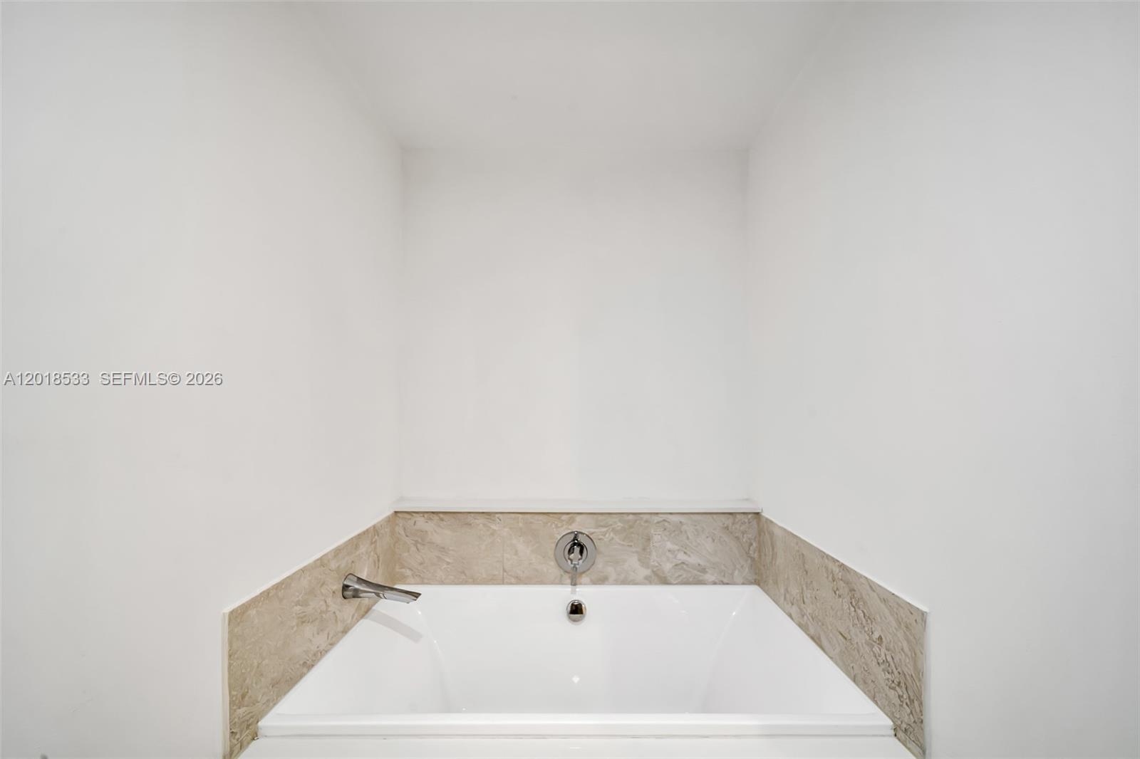 ARIA ON THE BAY CONDO - Residential