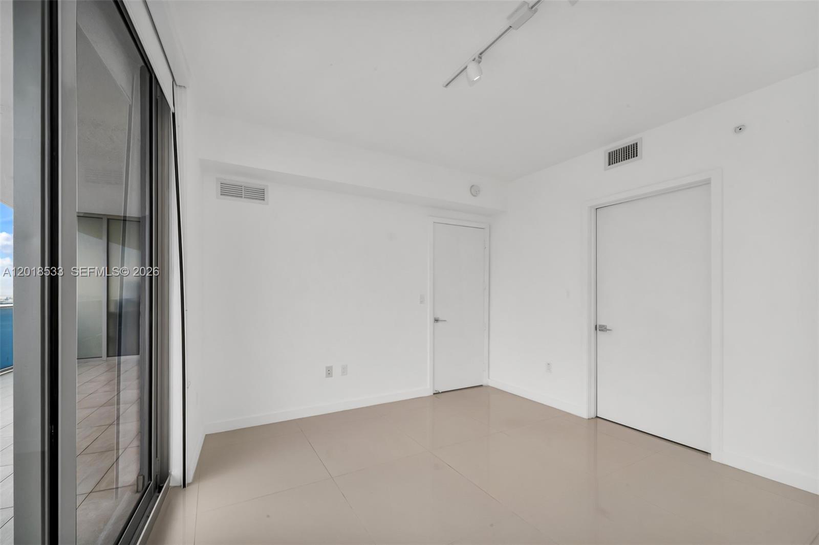 ARIA ON THE BAY CONDO - Residential