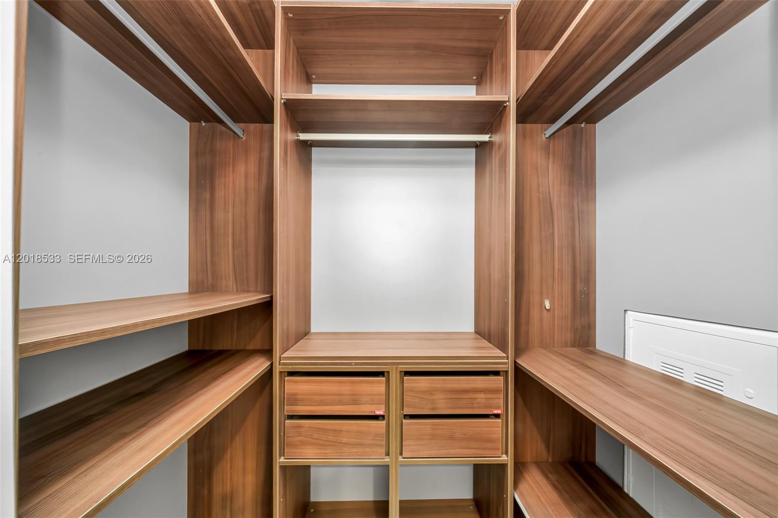 ARIA ON THE BAY CONDO - Residential