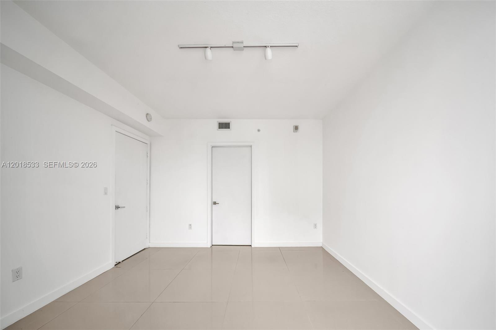 ARIA ON THE BAY CONDO - Residential