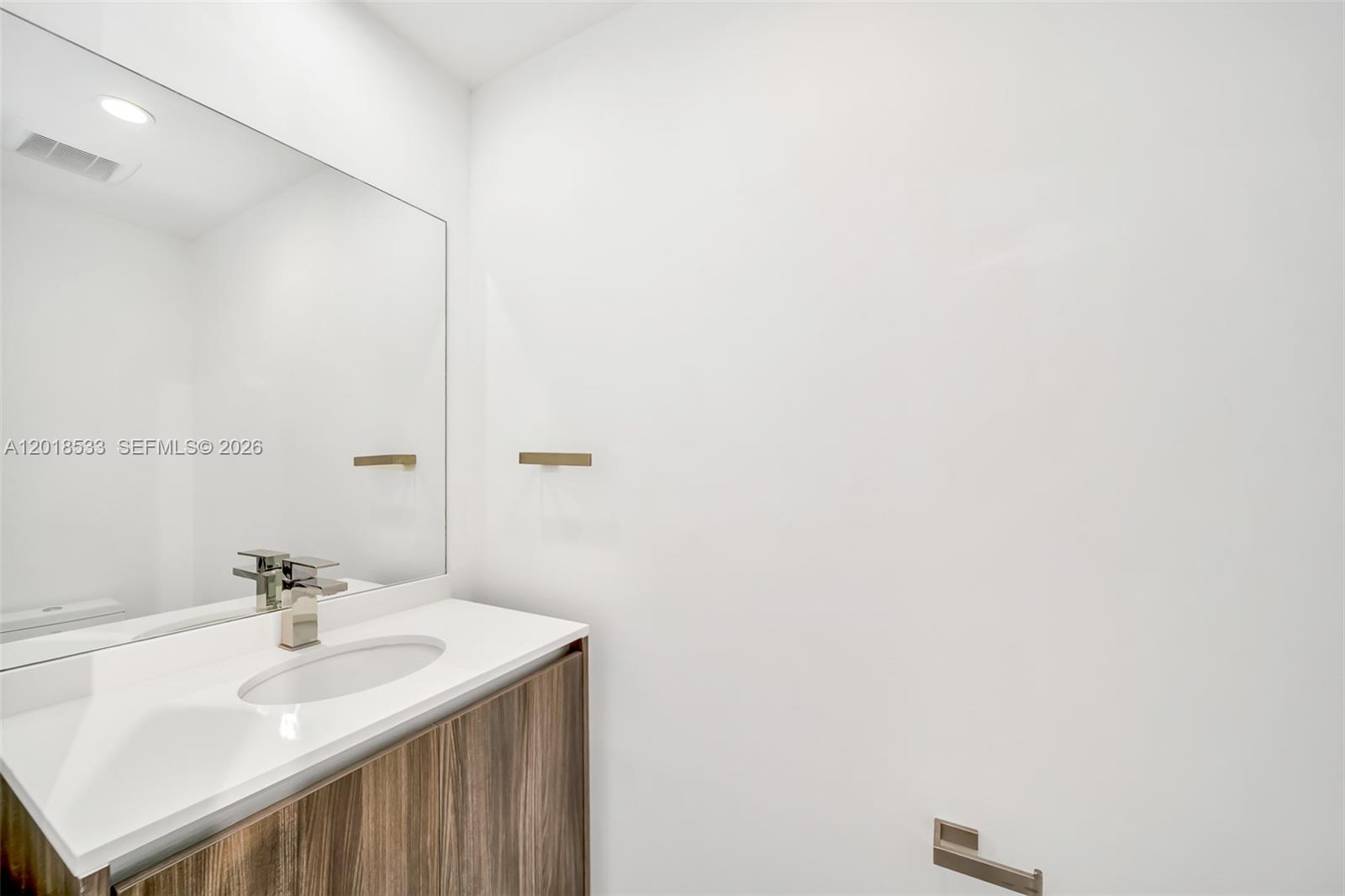 ARIA ON THE BAY CONDO - Residential