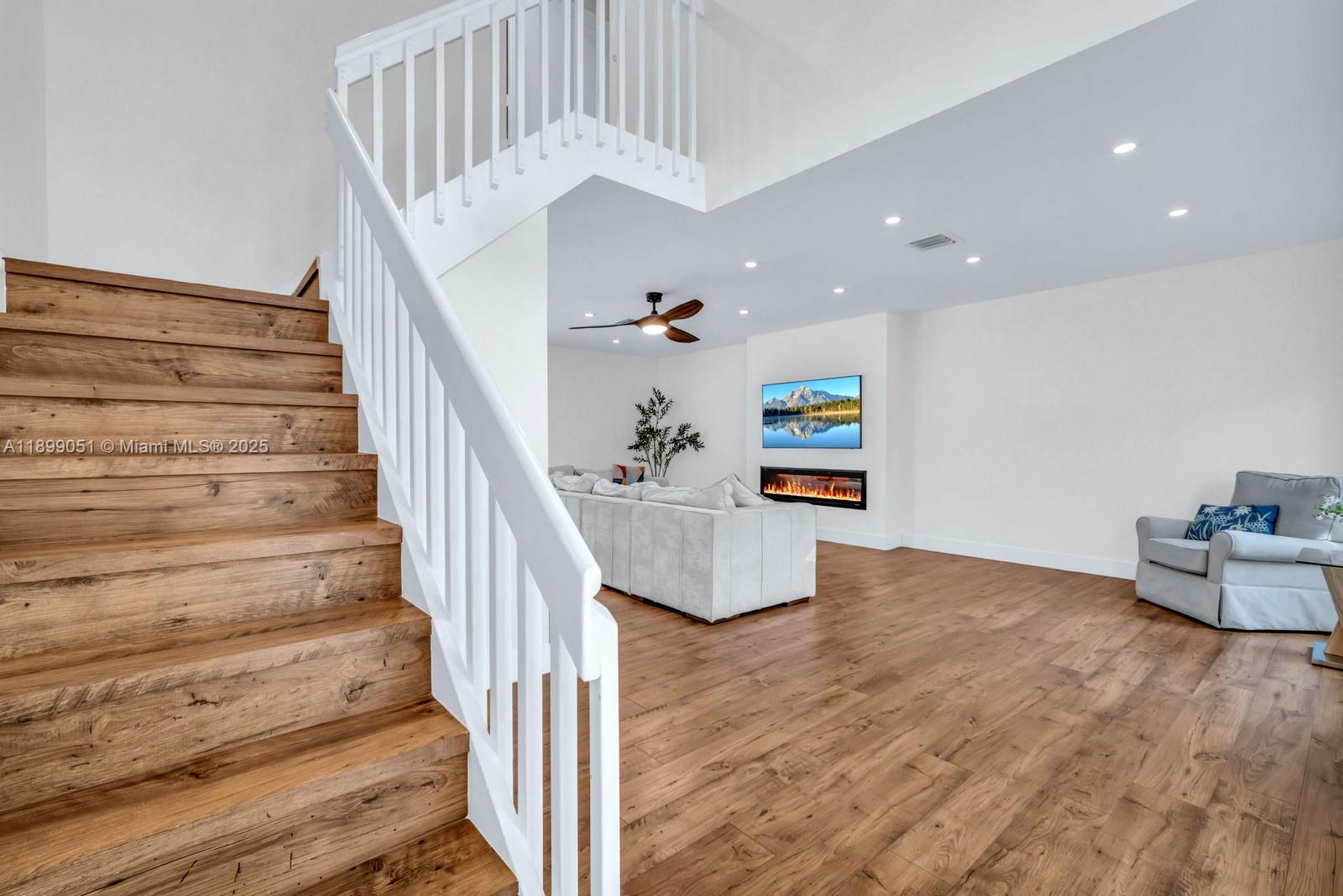 COOPERS GROVE - Residential