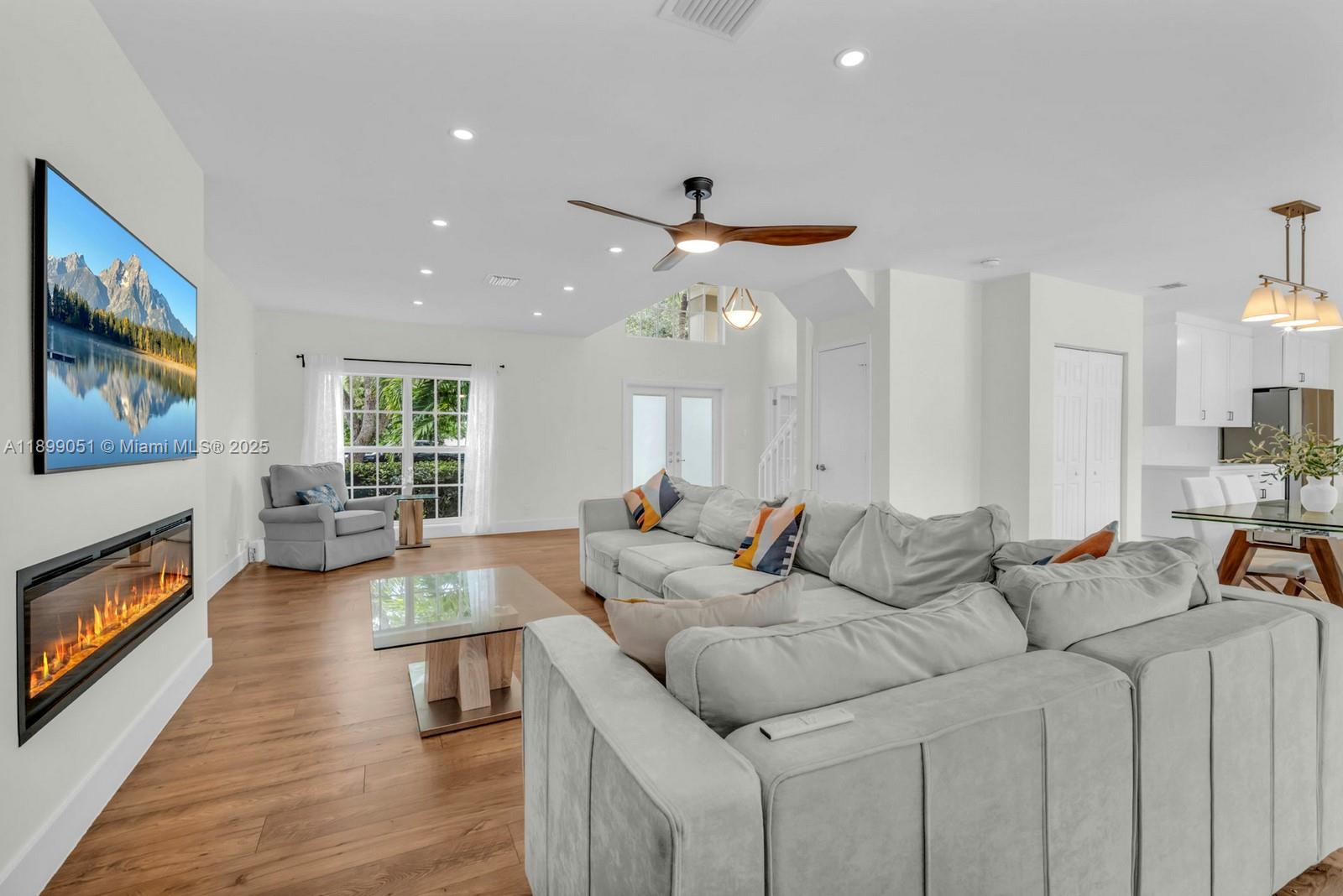 COOPERS GROVE - Residential