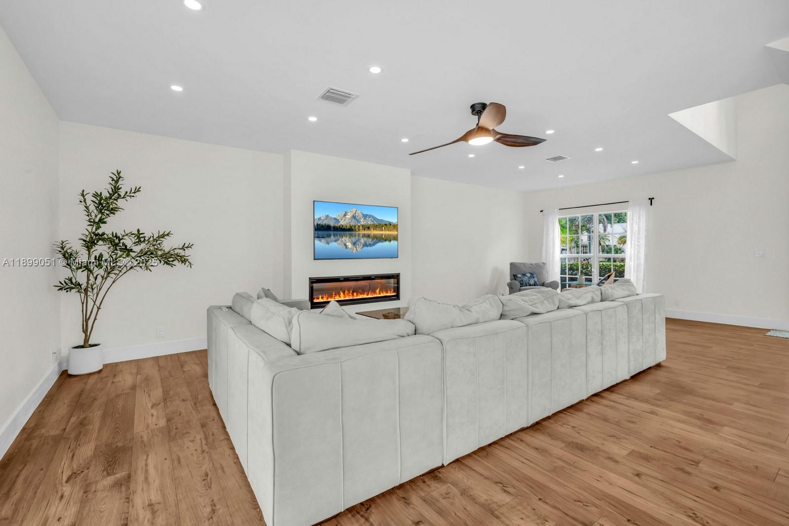 COOPERS GROVE - Residential