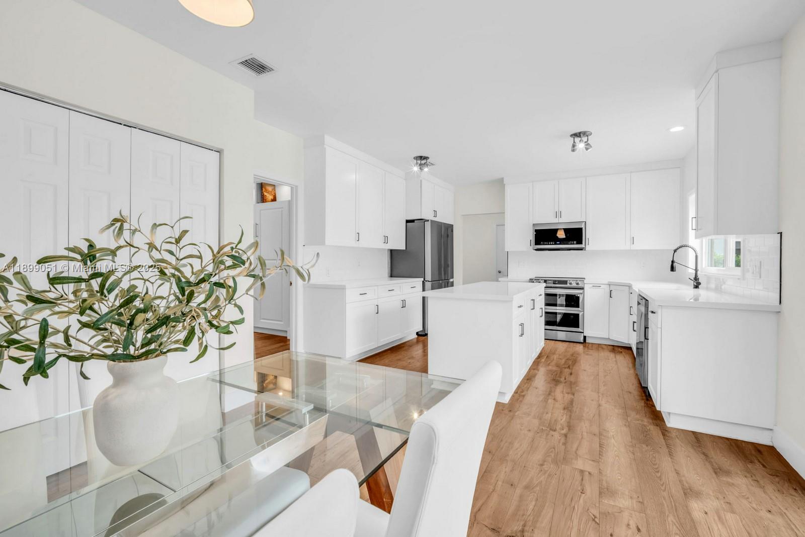 COOPERS GROVE - Residential