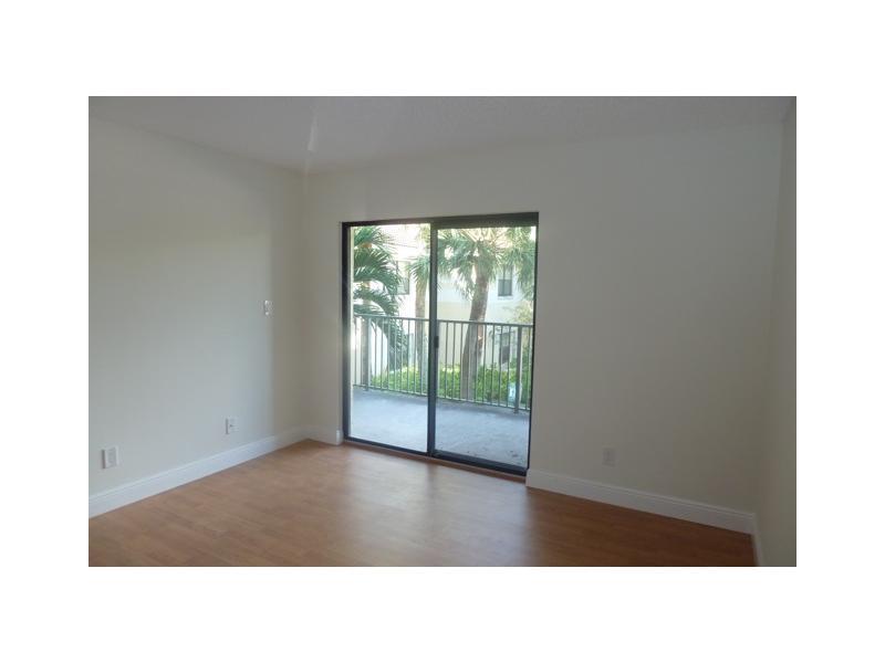 HOLLYWOOD PARC CONDO - Residential Lease
