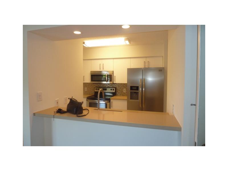 HOLLYWOOD PARC CONDO - Residential Lease