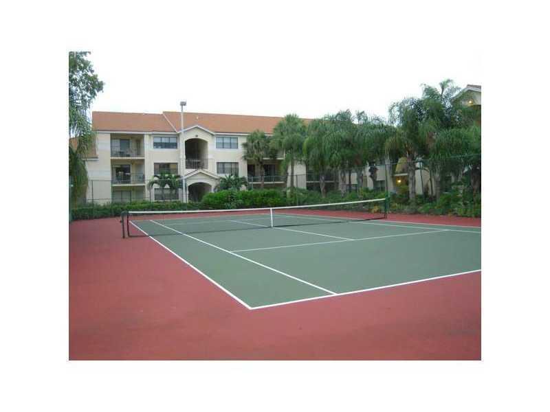 HOLLYWOOD PARC CONDO - Residential Lease