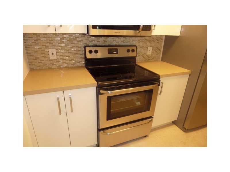 HOLLYWOOD PARC CONDO - Residential Lease