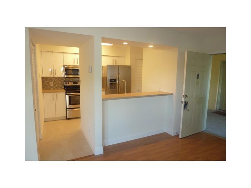 HOLLYWOOD PARC CONDO - Residential Lease