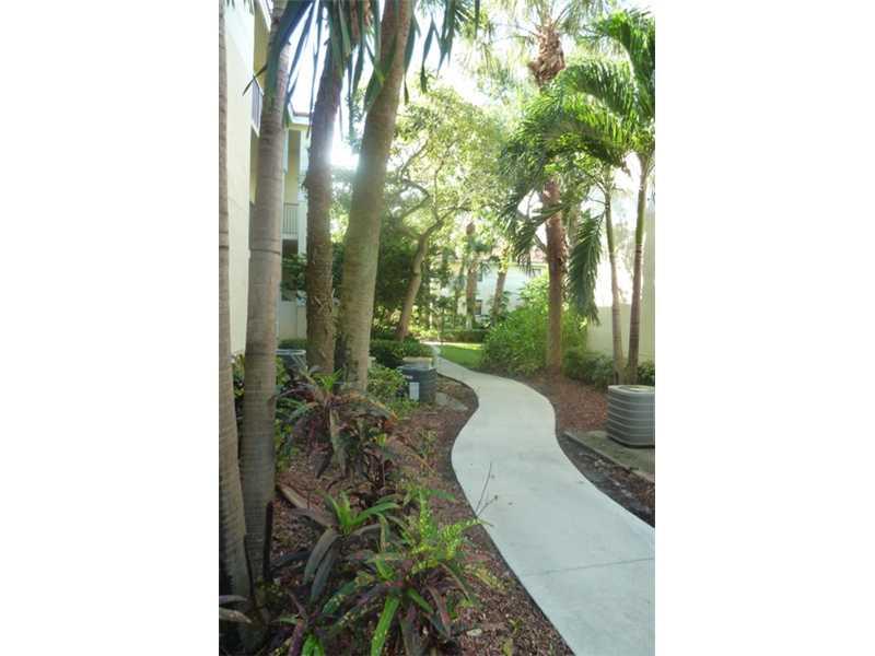 HOLLYWOOD PARC CONDO - Residential Lease